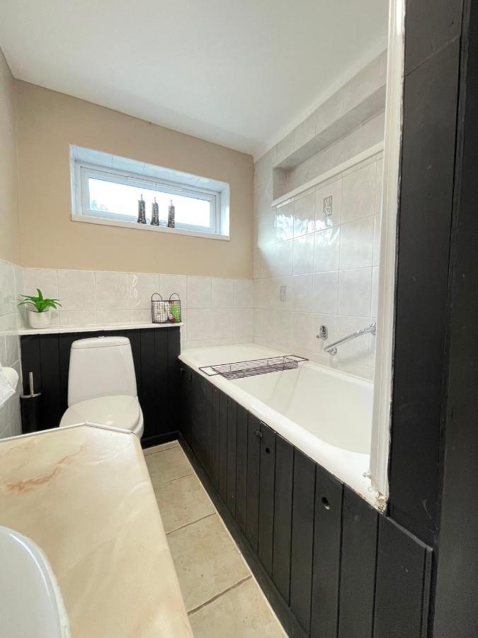 Lovely Dog Friendly, 3 Bed Home Sleeps 8, With Parking & Fenced Garden Work Contractor Leisure, Jasper Cambridge  Bagian luar foto