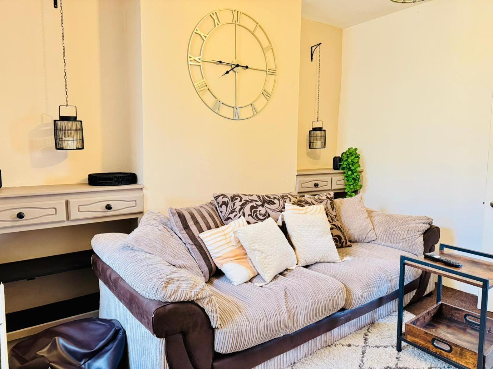Lovely Dog Friendly, 3 Bed Home Sleeps 8, With Parking & Fenced Garden Work Contractor Leisure, Jasper Cambridge  Bagian luar foto