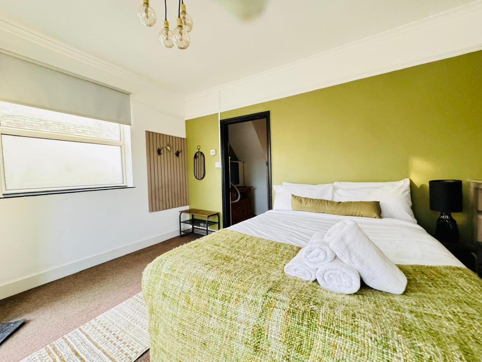 Lovely Dog Friendly, 3 Bed Home Sleeps 8, With Parking & Fenced Garden Work Contractor Leisure, Jasper Cambridge  Bagian luar foto