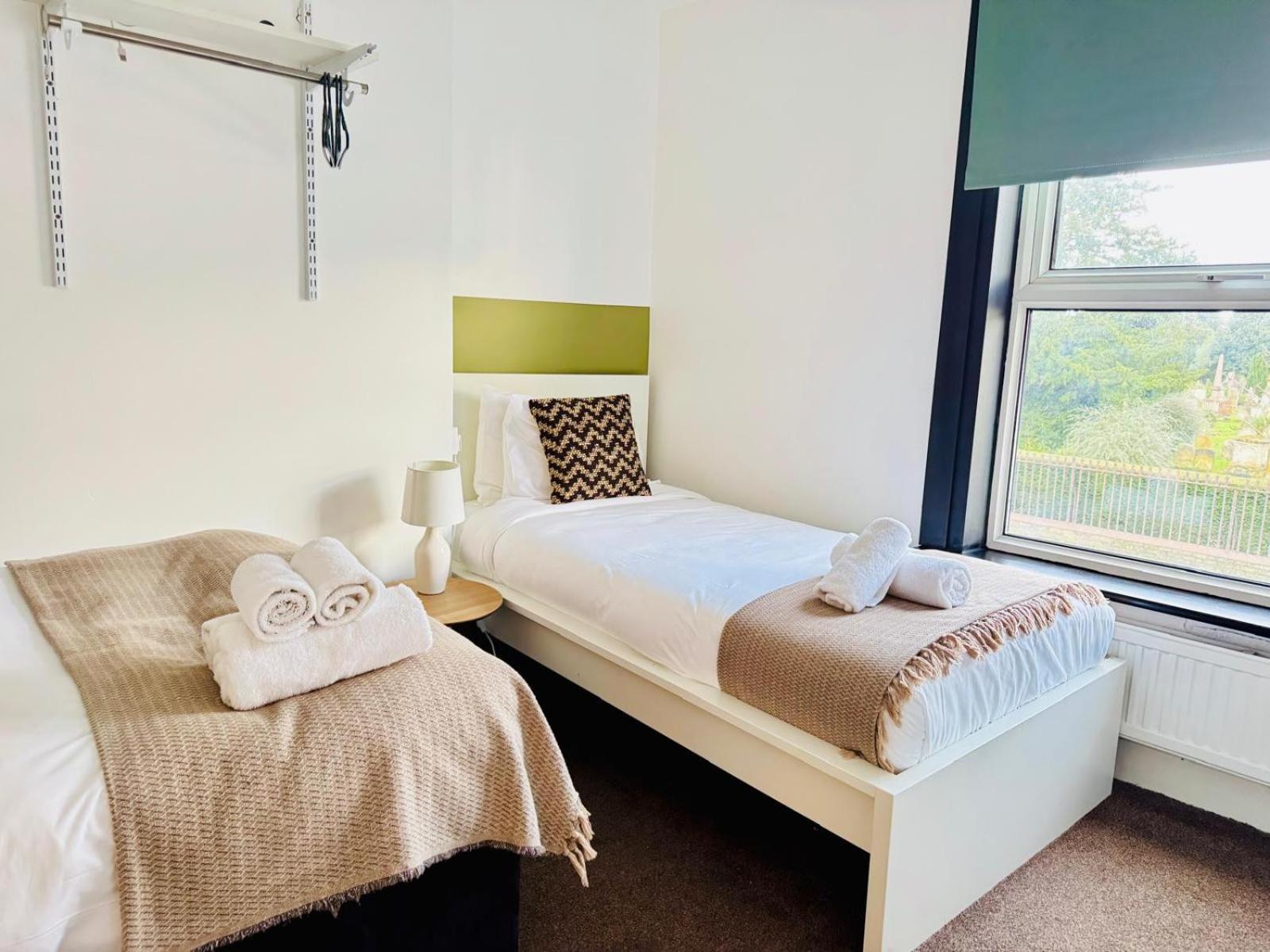 Lovely Dog Friendly, 3 Bed Home Sleeps 8, With Parking & Fenced Garden Work Contractor Leisure, Jasper Cambridge  Bagian luar foto