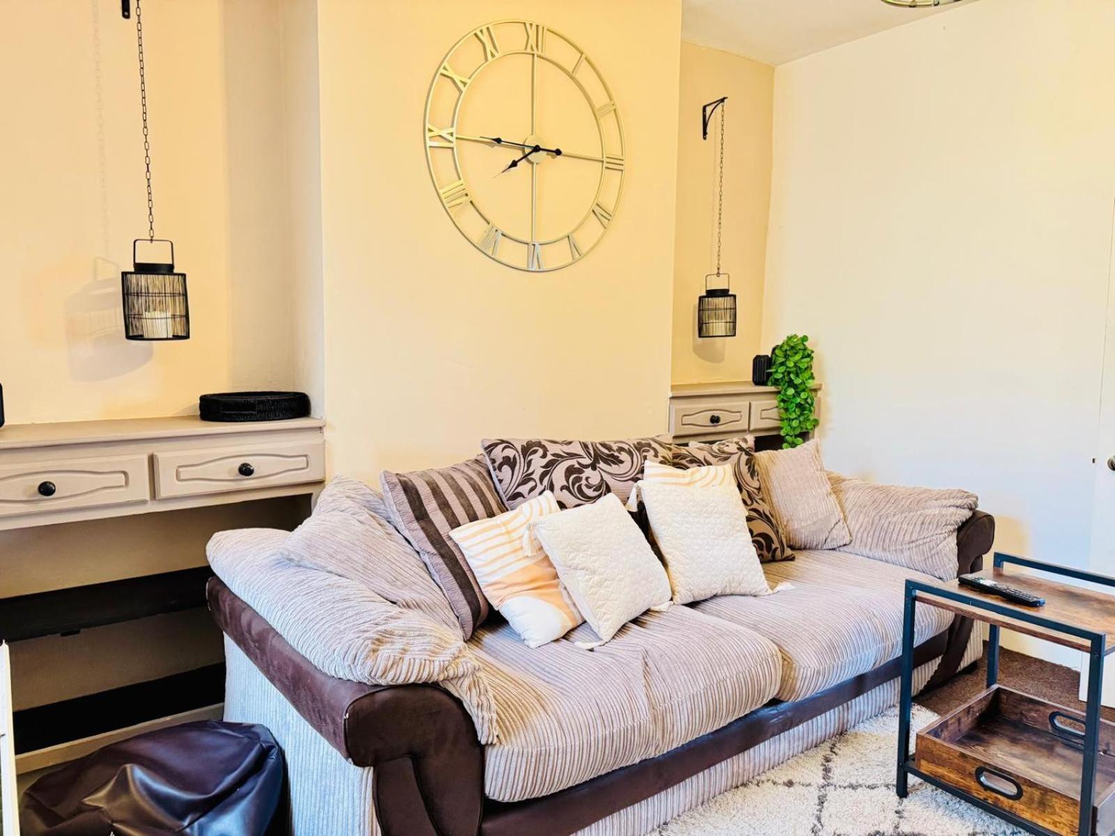 Lovely Dog Friendly, 3 Bed Home Sleeps 8, With Parking & Fenced Garden Work Contractor Leisure, Jasper Cambridge  Bagian luar foto