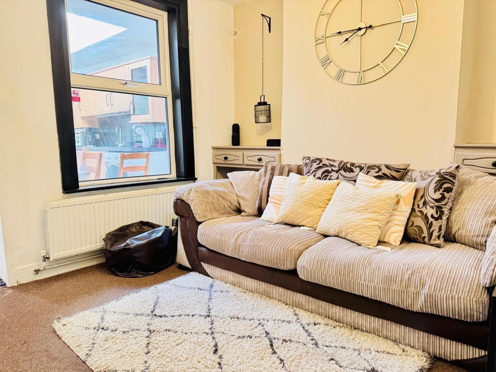 Lovely Dog Friendly, 3 Bed Home Sleeps 8, With Parking & Fenced Garden Work Contractor Leisure, Jasper Cambridge  Bagian luar foto